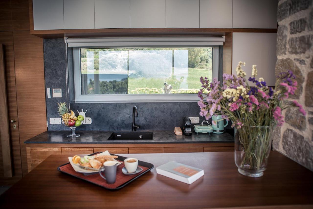 Varko Luxury Suites Paleros Eksteriør bilde