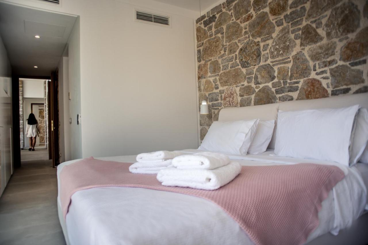 Varko Luxury Suites Paleros Eksteriør bilde